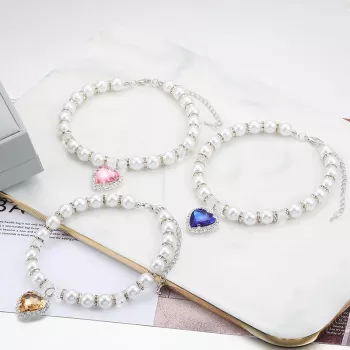 Chic Pearl Pet Collar: Dressy Style for Daily Walks